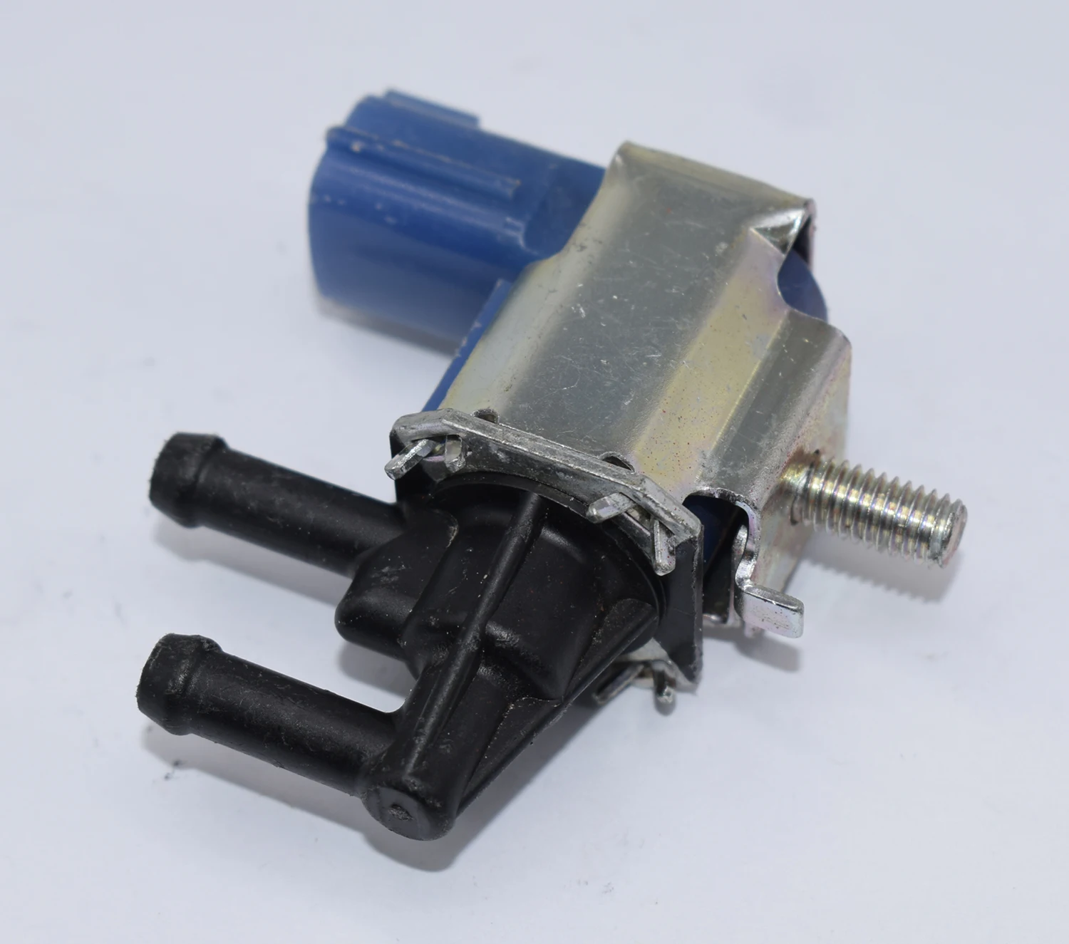 FDBD100 14930-AH100 Vapor Purge Control Vacuüm Magneetventiel Voor Nissan Almera Primera 1.8L