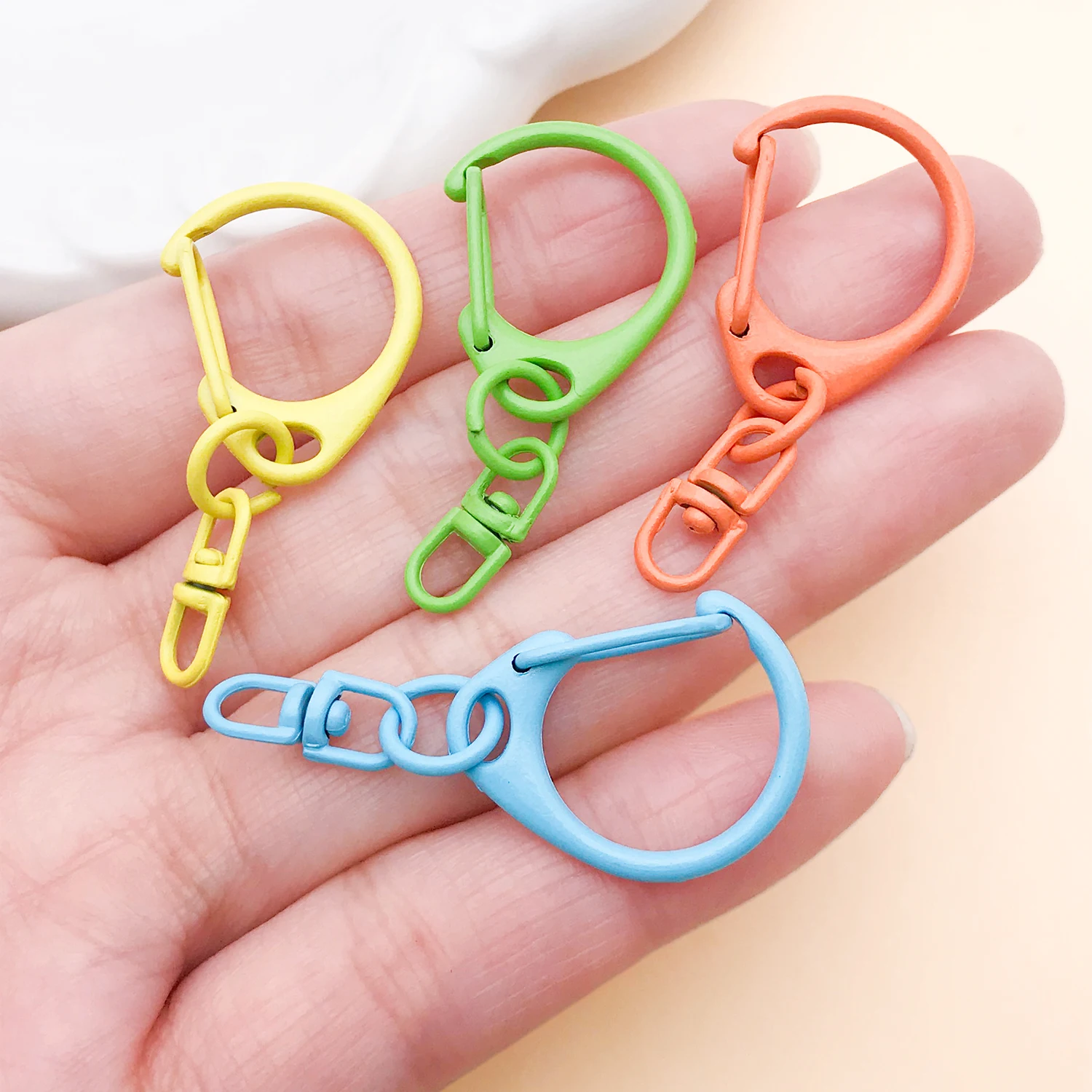 30pcs 18x41mm Zinc Alloy Paint D-Shaped Buckle With 8-Character Universal Buckle Dog Buckle DIY Key Chain Bag Pendant view 4