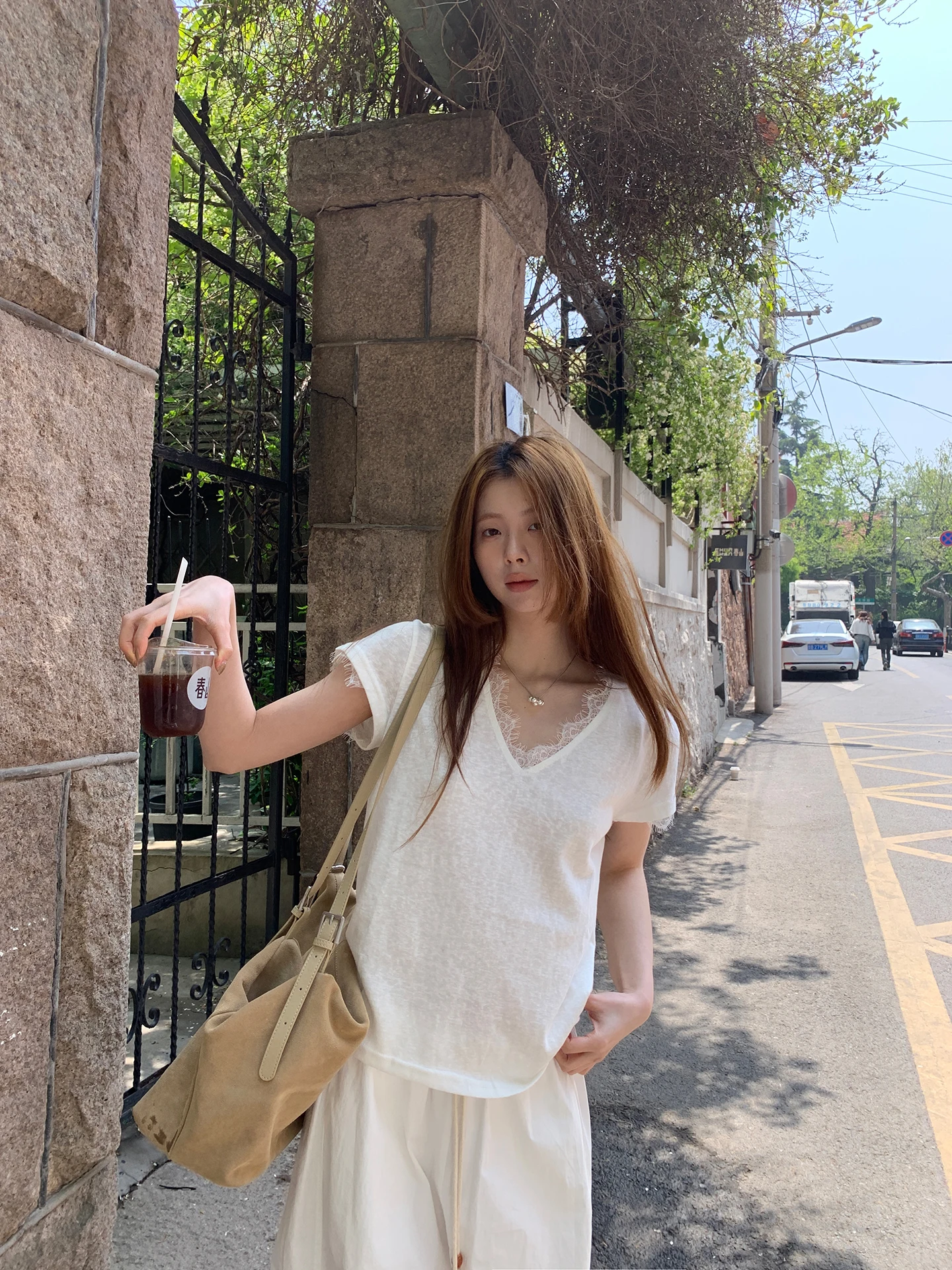 

Red Celebri ort Sve T-irt Women's Summer New Sle oulder V-ne Lace Unique Beautiful Small Top Cotton Polyester ...