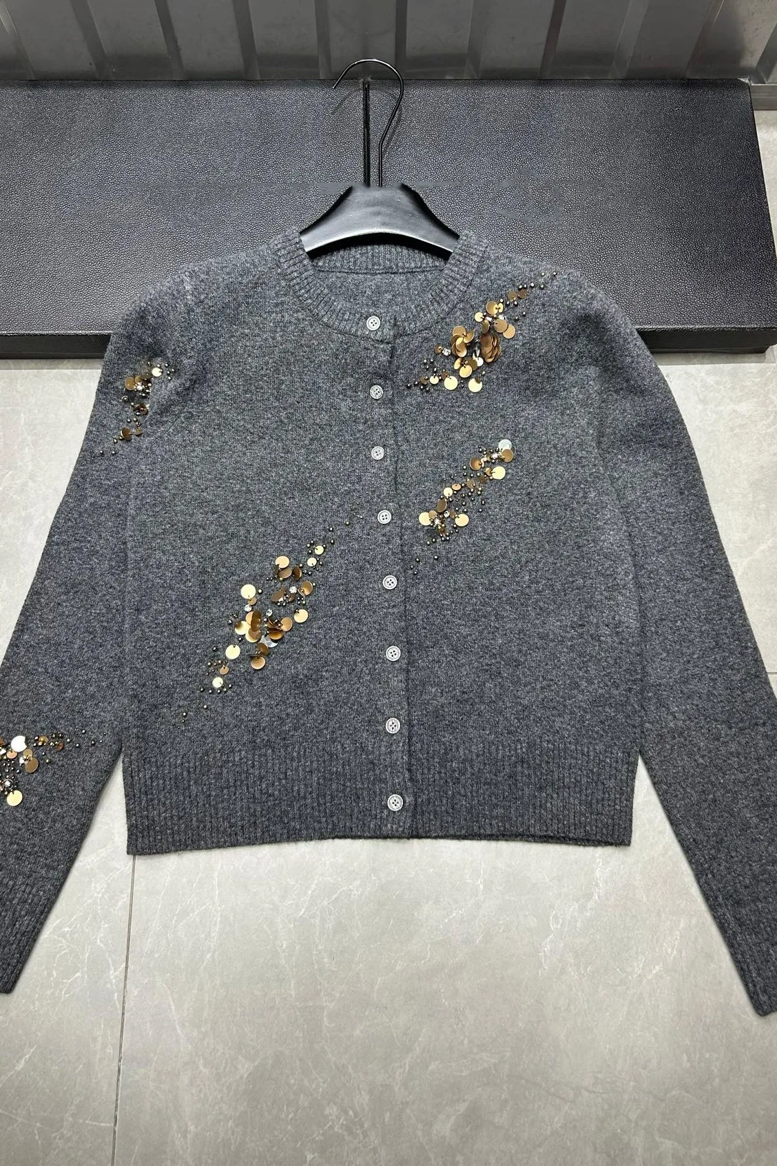 المرأة رمادي جولة الرقبة الديكور الترتر الصوف سترة خمر أزياء طويلة الأكمام تريكو سترة الكشمير المعنقة سترة F411 #5