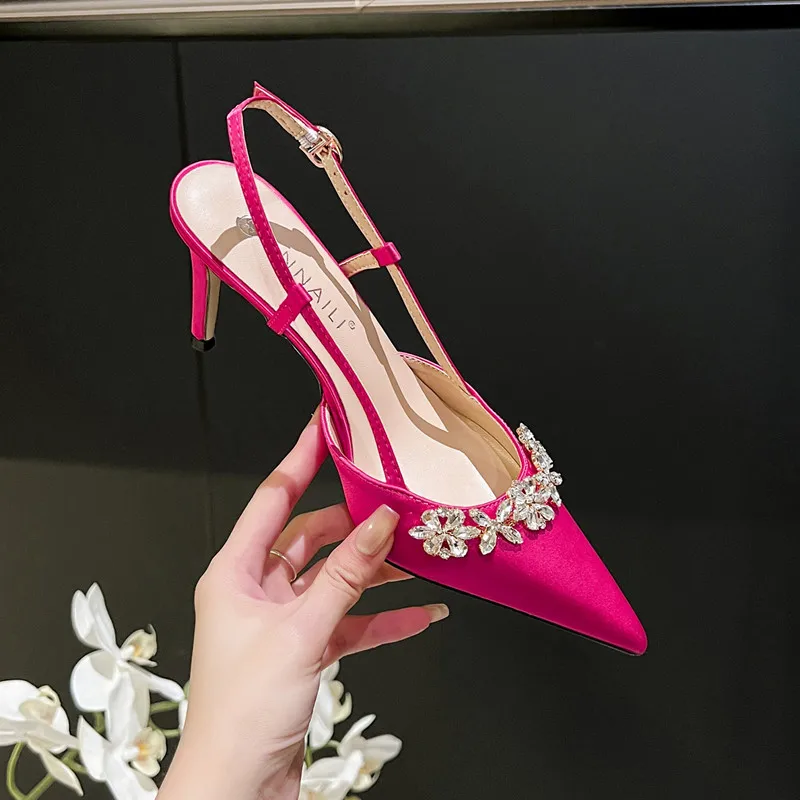 

Туфли на высоком каблуке 2026: Босоножки со стразами на носке для женщин, весенне-летние, остроносые, из атласа, белые, свадебные туфли, туфли для подружек невесты