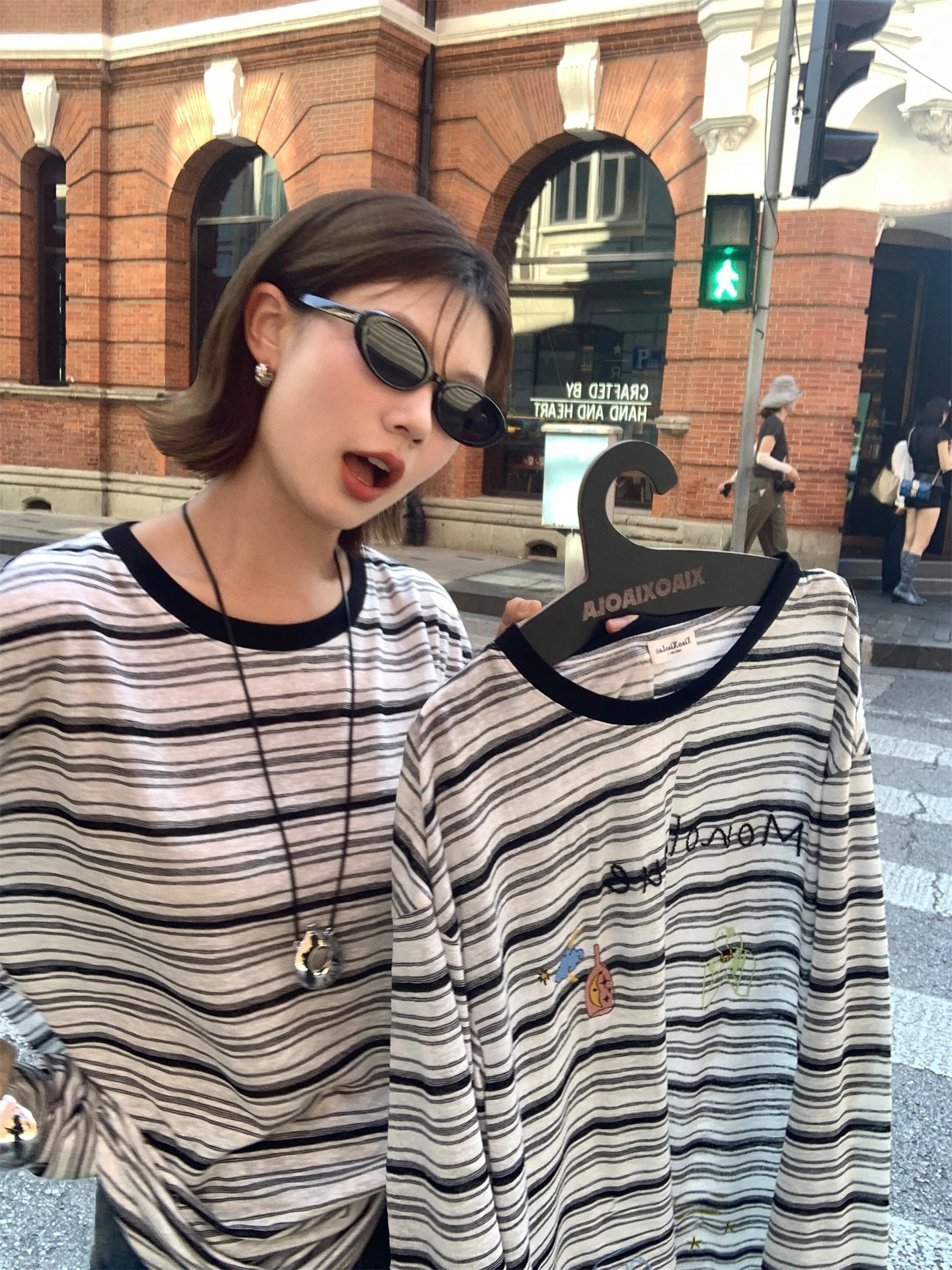 

Женская футболка свободного кроя с круглым вырезом и длинным рукавом, с вышивкой, повседневная, из смесового хлопка и полиэстера, базовый слой, топ