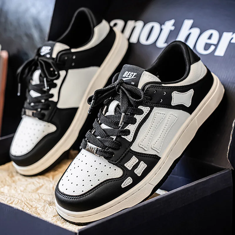 Nuevas zapatillas blancas de otoño 2025 para hombre y zapatos casuales gruesos de caña alta: livianos, que aumentan la altura y cómodos