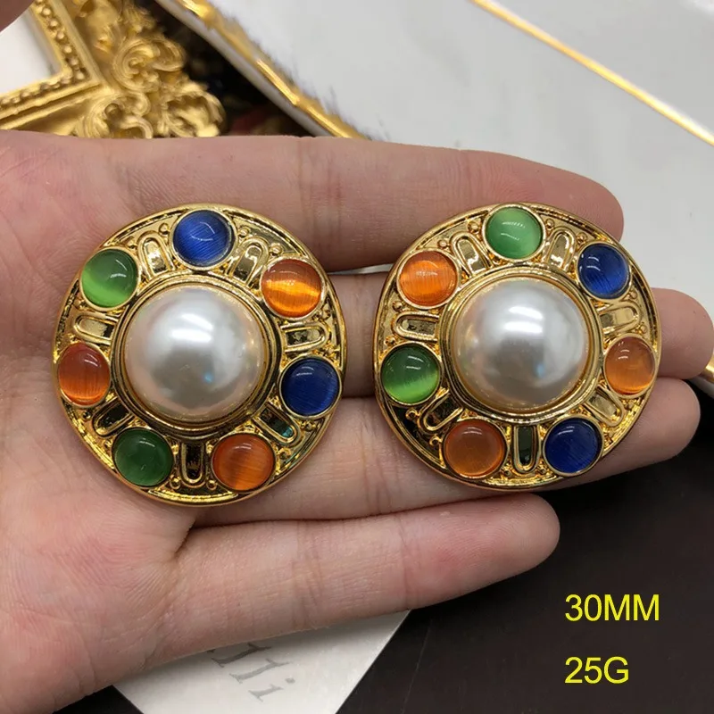 

Medieval Gold-plated Stud Earrings, Ear Clips, Colorful Cat's Eye, Horse Color Shell, Pearl Earclips, Court Style Earrings.