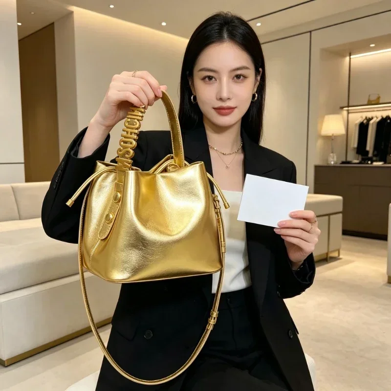 nuova-borsa-a-tracolla-da-donna-2026-con-lettere-fibbia-in-metallo-grande-capacita-borsa-a-mano-di-lusso-di-designer-famoso