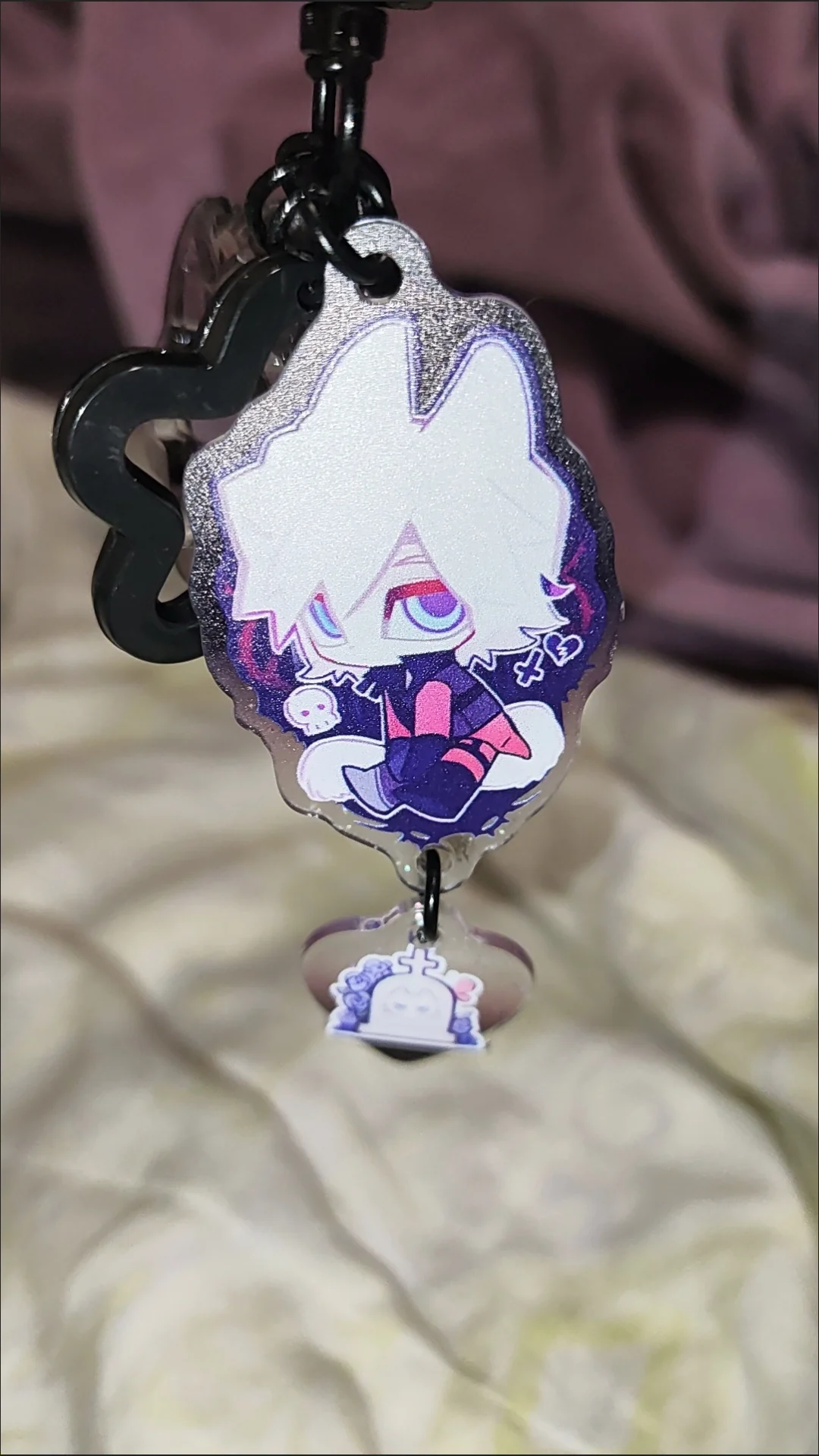 Game Devil May Cry Vergil Dante Cosplay Tinplate Badge Acrylic Pendant Cute Keychain Backpack Decoration Fans Gift Collection view 3