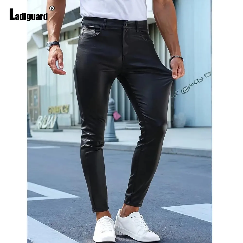 

Men Fashion Punk Style PU Leather Pants Sexy Night Club Dance Pants Black Red Stretch Faux Leather Skinny Motorcycle Trouser New