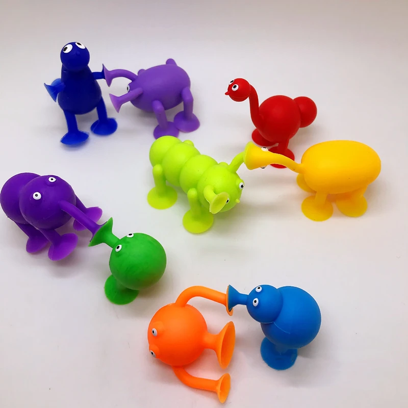 5 pçs aleatório mini otário ventosa boneca terra marinha estranho animal cupula otário copo criança ação brinquedo cápsula modelo figura fantoche