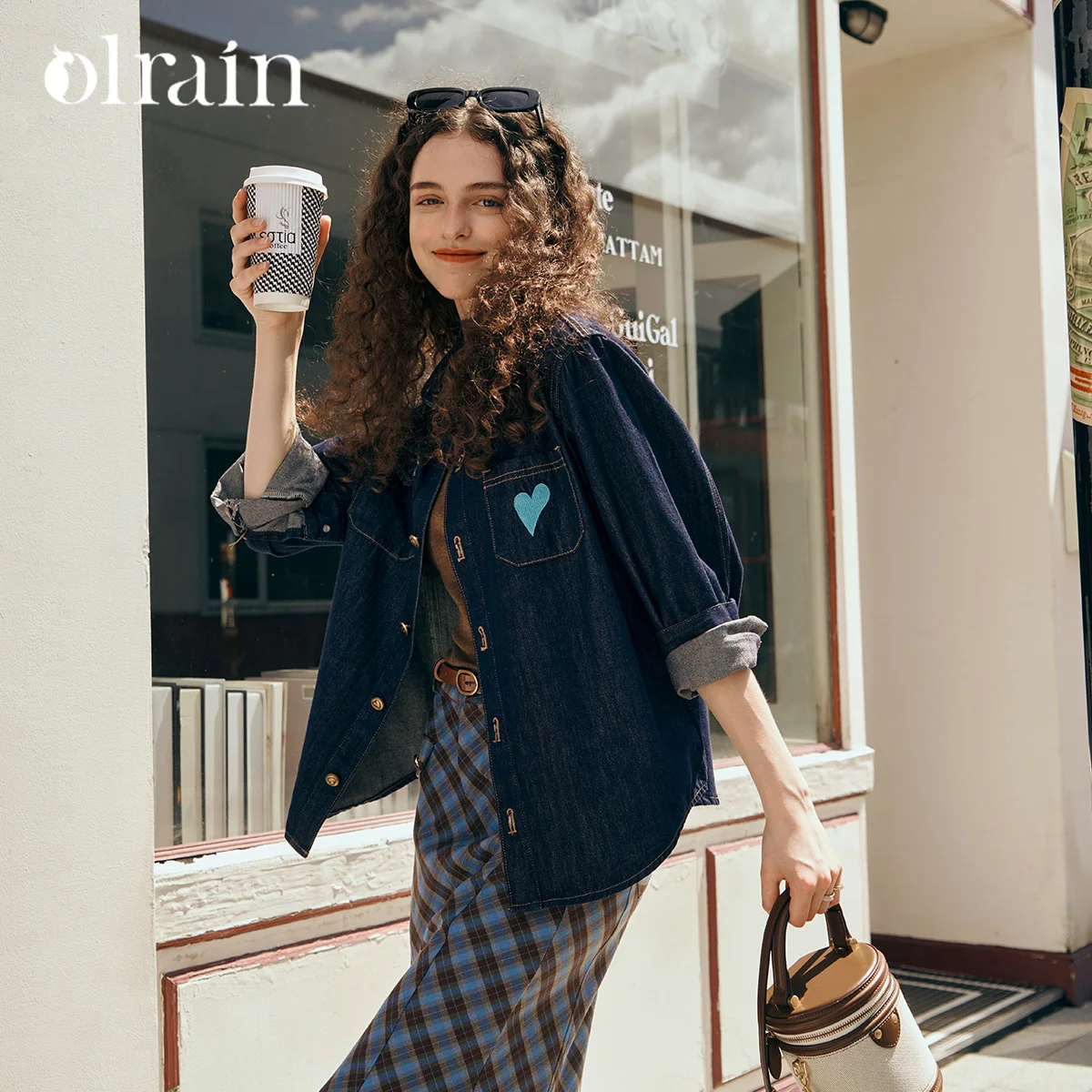

OLrain Women's Denim Shirt Cotton 2025 Fashion Blue Chic Embroidery Office Lady Vintage Single Breasted Street Top O23QC85500