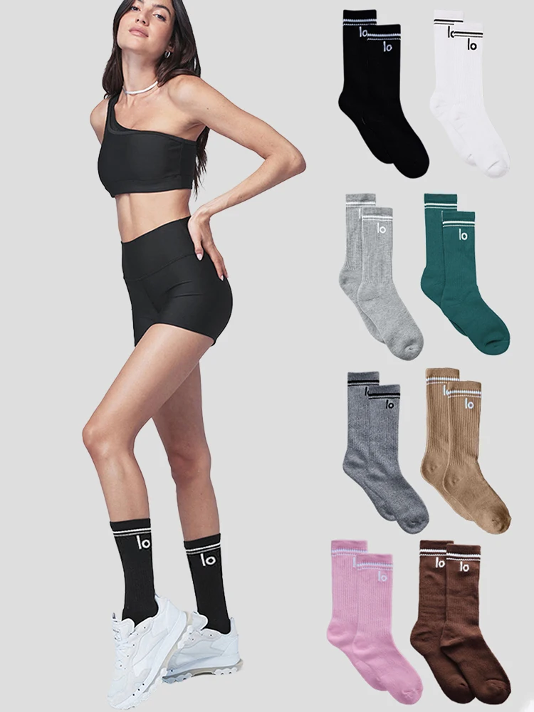 

Couple Classic Striped Mid-Calf Sports Socks Breathable Cotton Crew Socks Gym Running Casual For All-Seasons