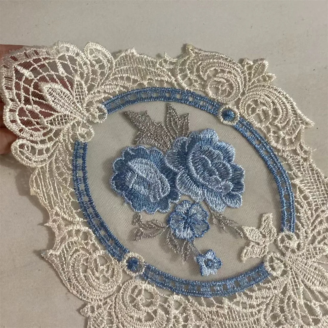 

20*26.5cm Baby Blue Rose Lace Flower Applique Ribbon Trim for Sofa Curtain Towel Bed Cover Trimmings Home Textiles DIY Polyester