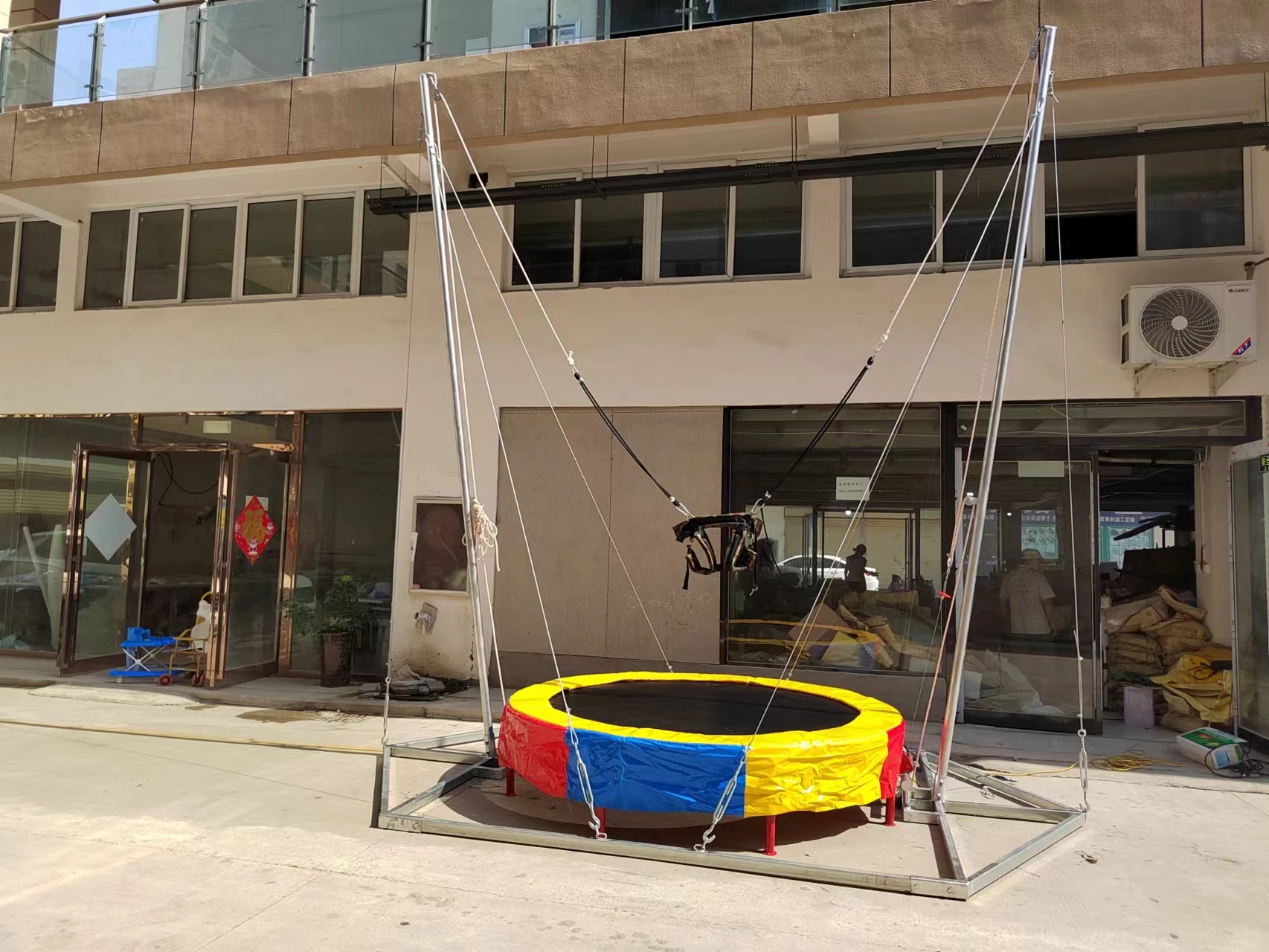 

Надувной батут-банджи для одного взрослого и одного ребенка для активного отдыха на открытом воздухе, доступен для продажи, для занятий банджи-джампингом