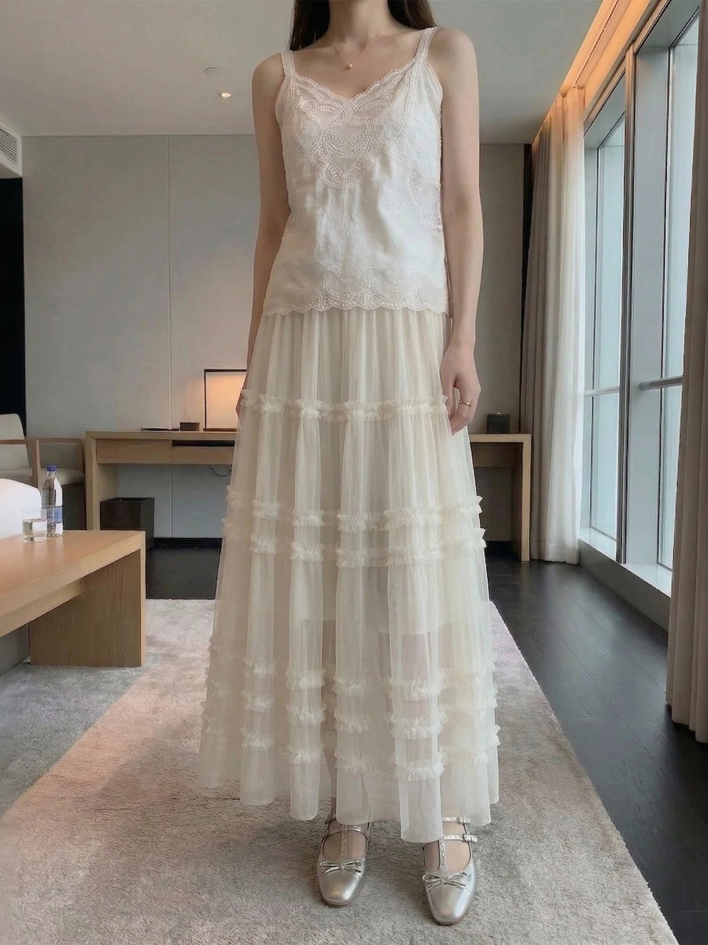 

Elegant White Lace Ear Half Skirt Women's Spring 2026 New Cake Puffy A-Line Long Skirt Elastic Waist Korean Style Commute