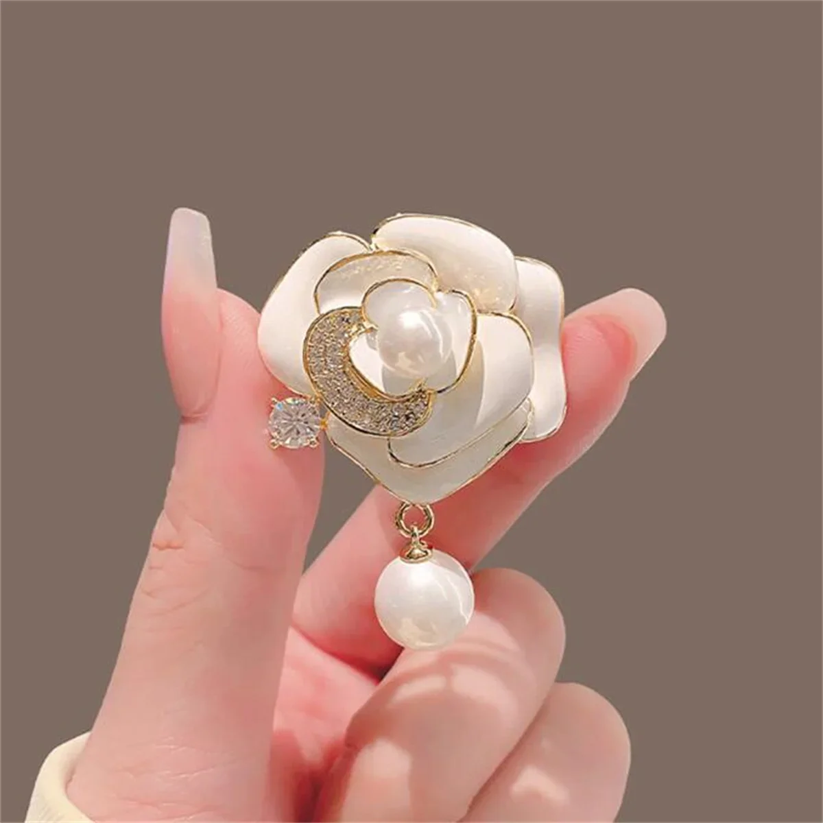 1Pc Camellia Brooch, Elegant And Luxurious Jewelry For Men And Women's Parties And Banquets, Exquisite And Fashionable Gifts