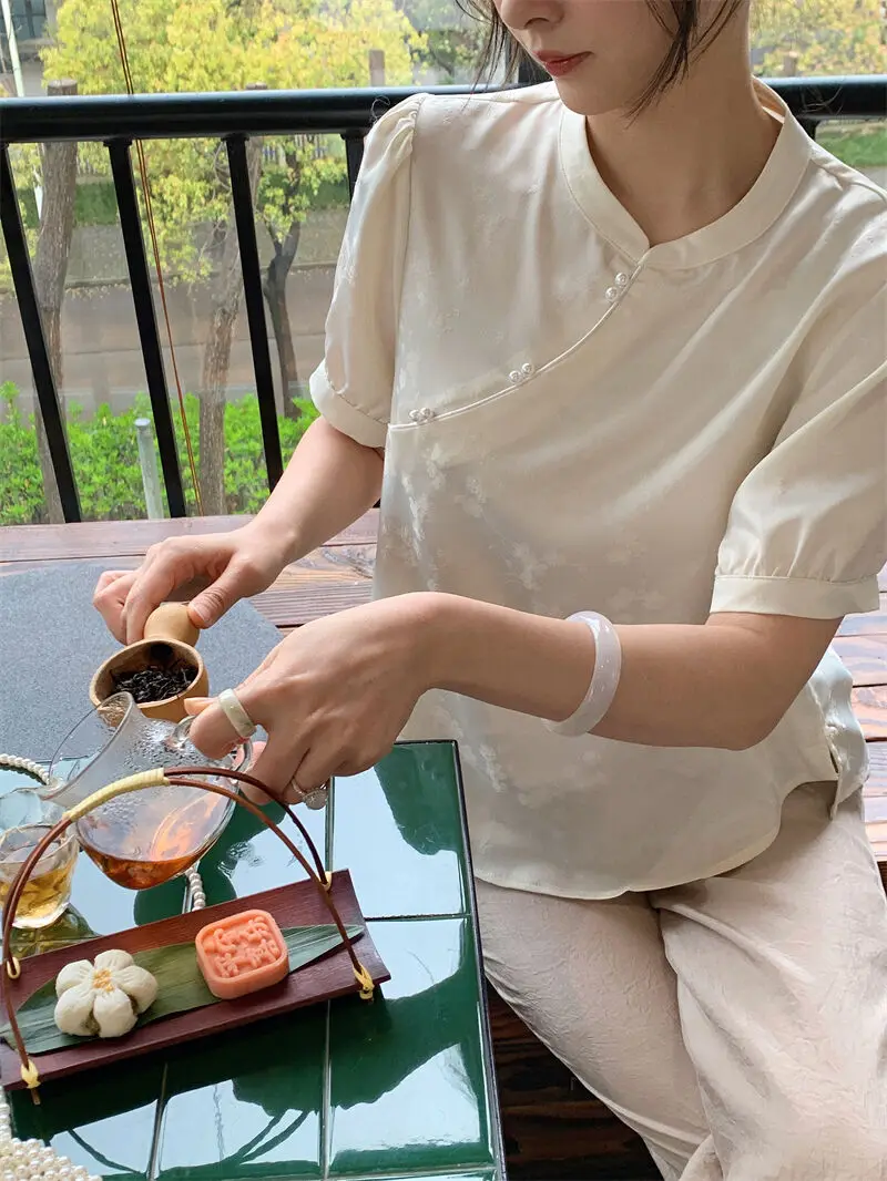 

Женская футболка ForeverKid с китайскими жемчужными пуговицами, вышивкой в виде узора K и рукавами-фонариками, из полиэстера, летняя