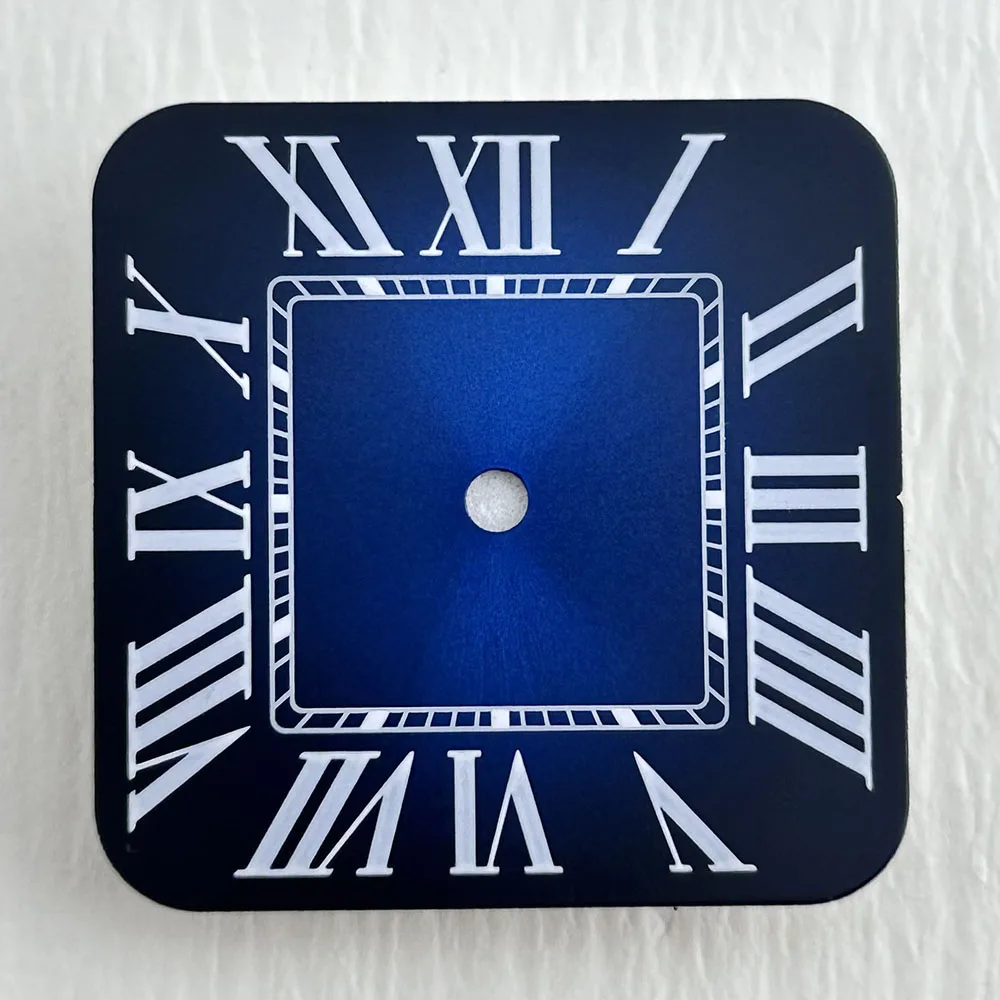 ساعة NH35 للرجال بمينا مربع وشعار مخصص وأرقام رومانية بدون نافذة تناسب ملحقات ساعة الحركة من سلسلة NH