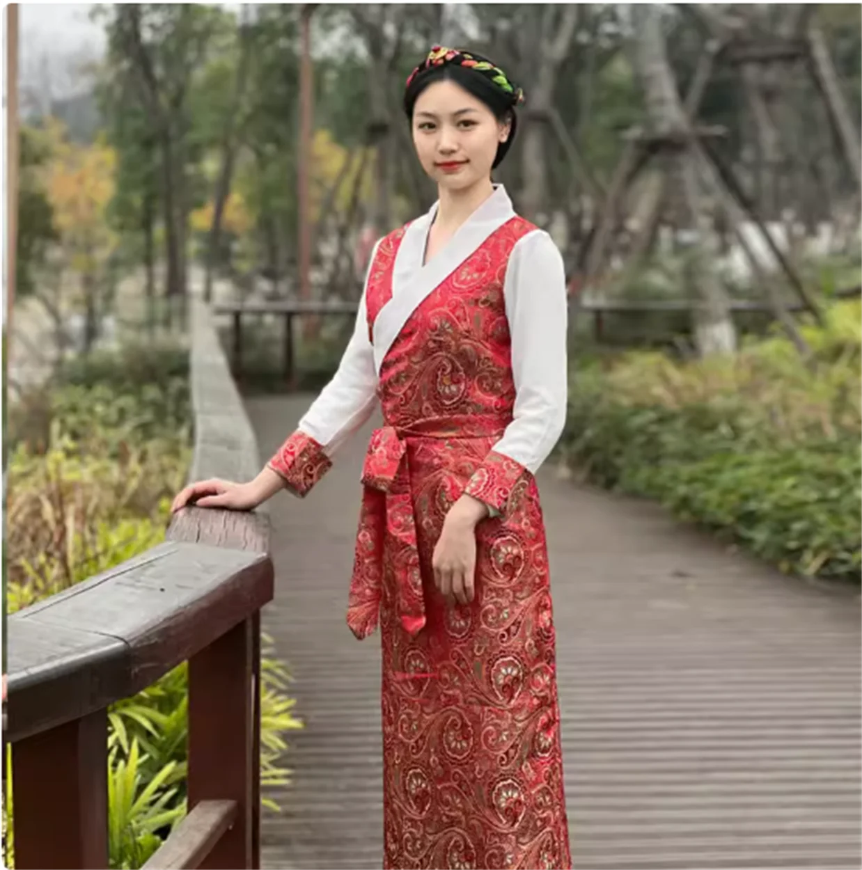 New Tibetan clothing for women