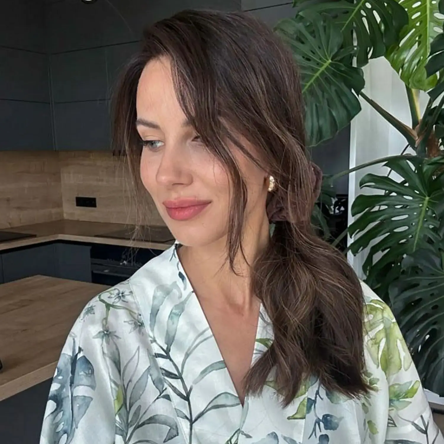 

Новый каштаново-коричневый мелирование синтетический парик с естественной волной, крутой брюнетка, естественная линия волос, кружевной парик, женские парики из высокотемпературного волокна