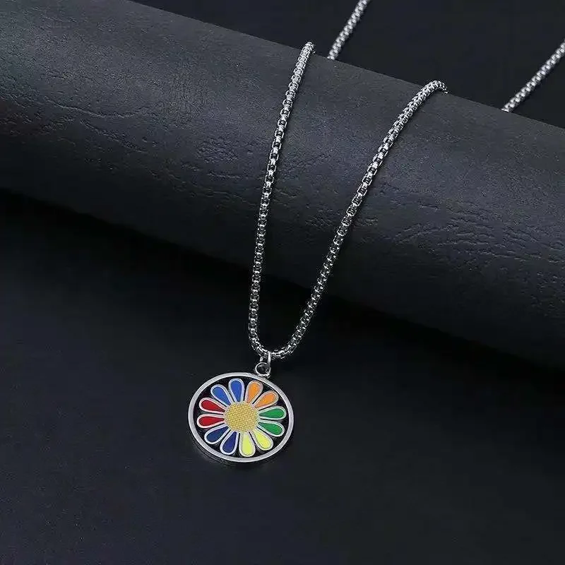 Trend Hip Hop Spinning Colorful Daisy Necklace Trendy Men and Women Street Personalized Sweater Chain Bounce Accessories unique