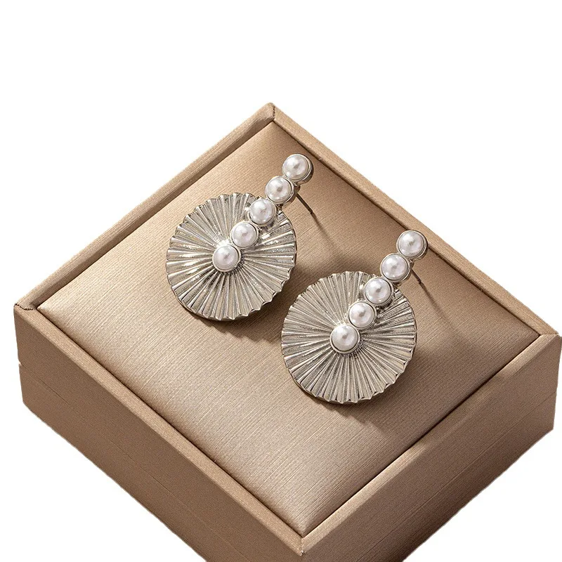 Alloy Electroplating Trend Earrings for Women Geometry Advanced Sense Inlaid with Pearl Round Shape Vintage Piercing Jewellery image 6