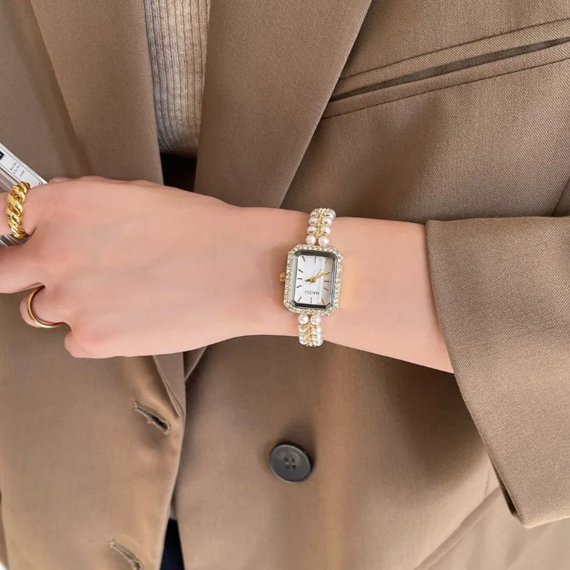 Luxury Women Bracelet Watch Fashion Small Square Dial Ladies Vintage Shell Pearls Chain Quartz Wristwatch Female Clock Wholesale