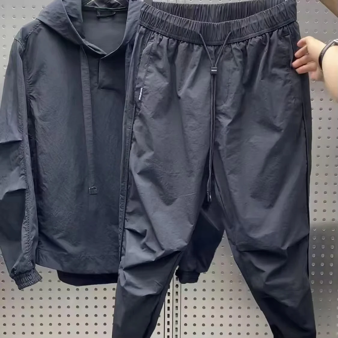2025 New outdoor casual sportswear set, men's hoodie, sweatshirt and long pants, loose, simple and fashionable,quick-drying 2pcs