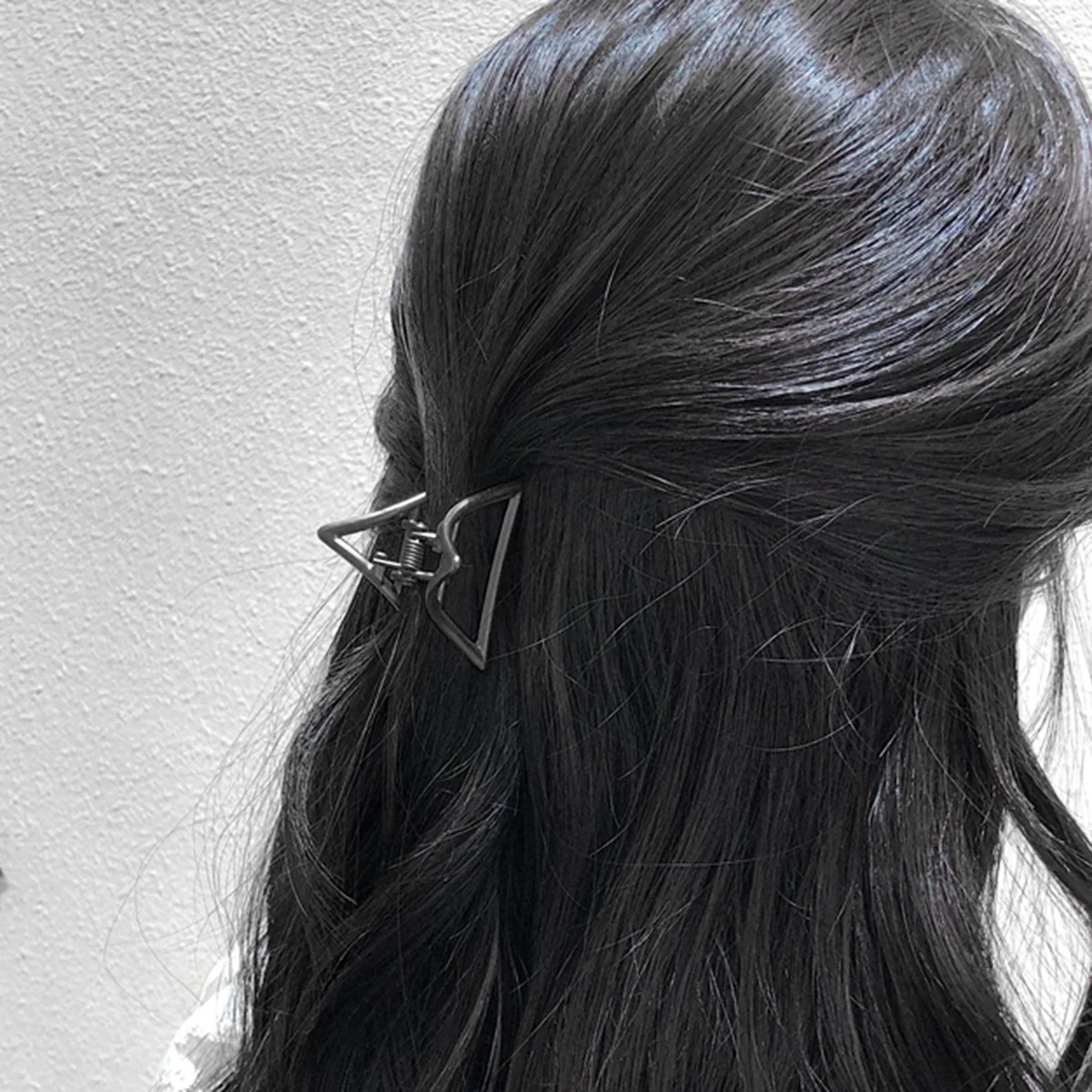 

2Pcs Fashion Alloy Jaw Clip Hair Claw Barrette Hollow Design Grip Accessories for Women Girls Daily Wear Outing