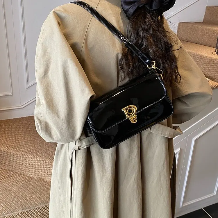 

2026 New Arrival Women's Glossy Patent Leather Small Square Bag, Gold Lock Decor, Casual Daily Commuter Shoulder Handbag