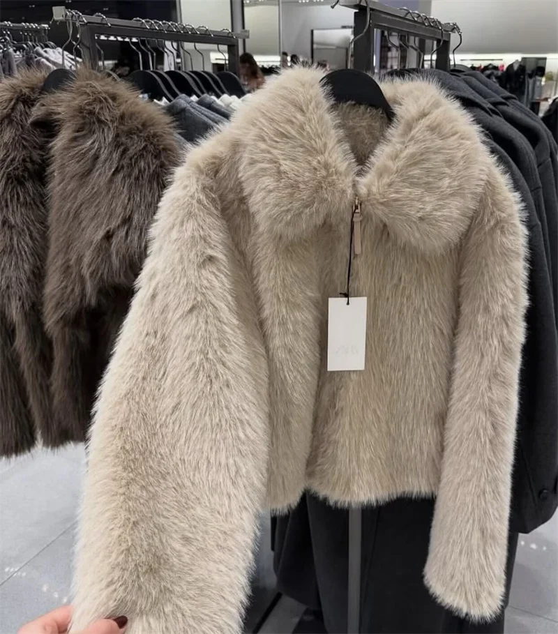 เสื้อแจ็คเก็ตผู้หญิง ฤดูใบไม้ร่วง 2025 สไตล์ใหม่ สีกากี แขนยาว ขนเทียม เรียบง่าย แฟชั่นระดับไฮเอนด์ ทันสมัยและสง่างาม