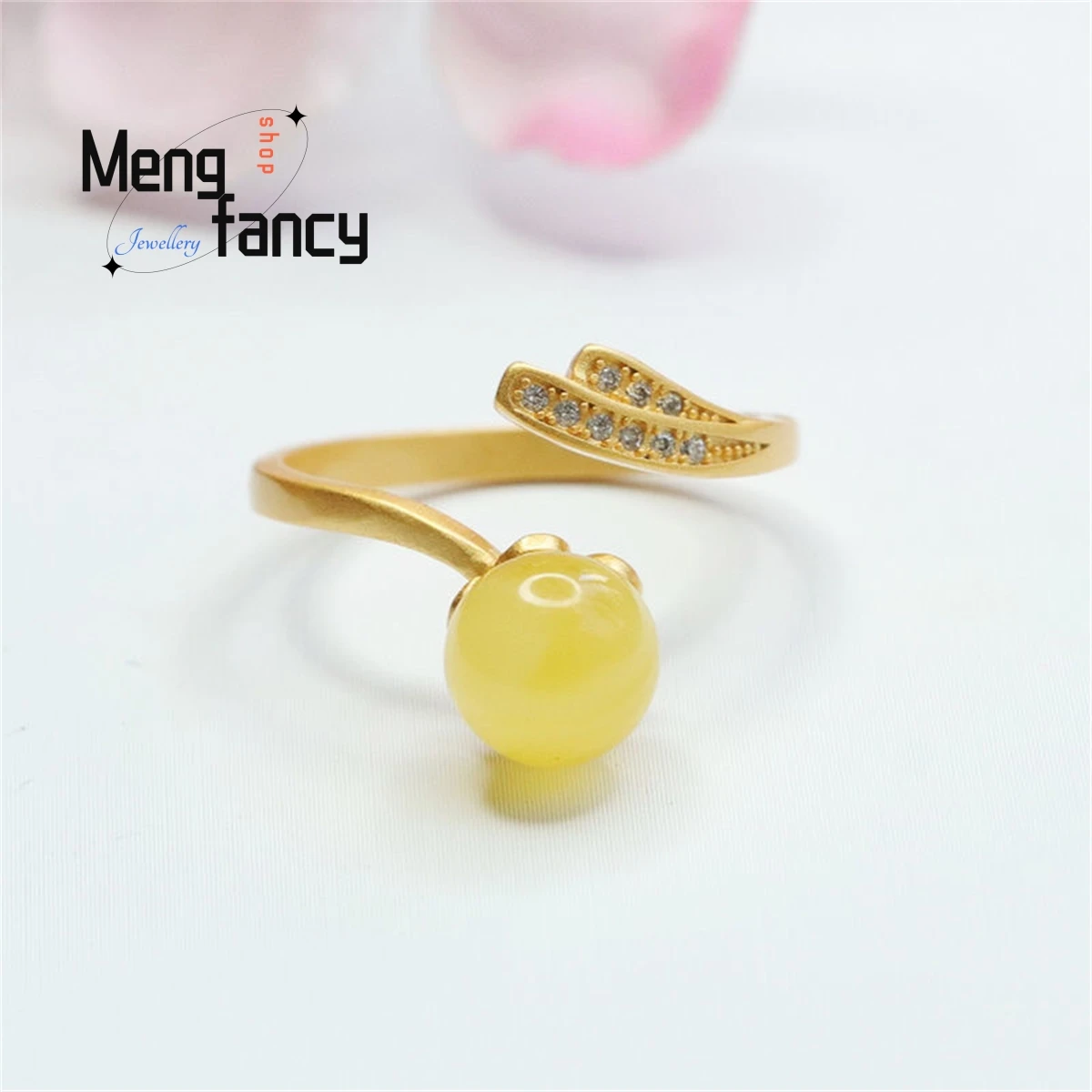 

Natural Amber Chicken Oil Yellow Honey Wax Ball Ring Fashion Versatile Personalized Simple Elegant Beauty Women Luxury Jewelry