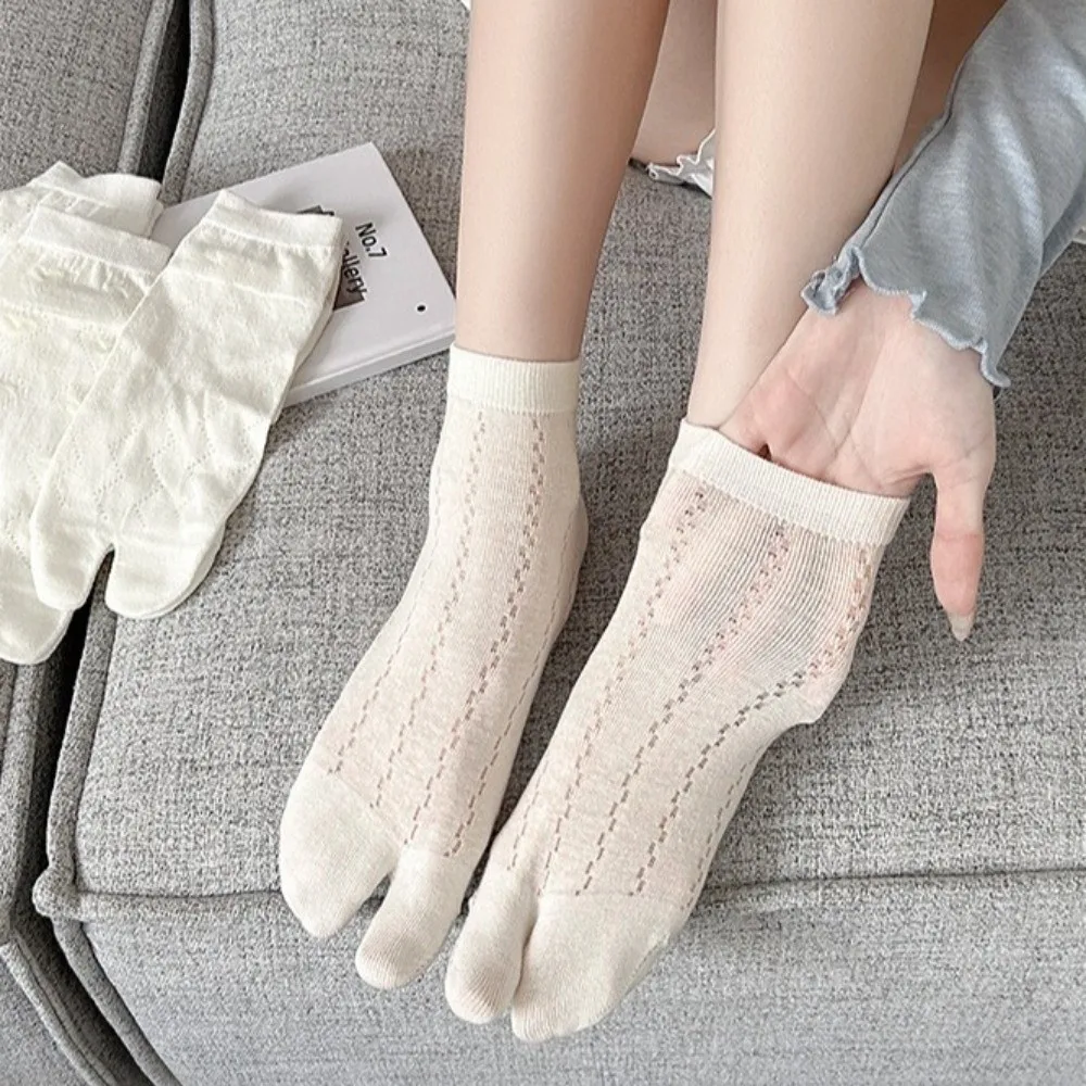 1Pair New Two Toe Toe Socks Cotton Thin Material Tabi Socks Breathable Separate Fingers Hollow Out Socks Summer Season