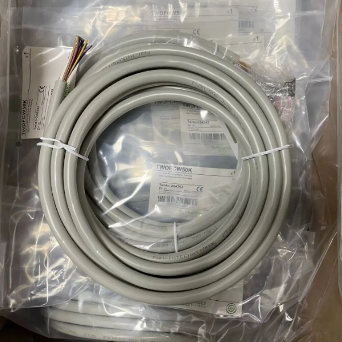 Pre-formed cable - for I/O extension - Twido - 5 m TWDFCW50K