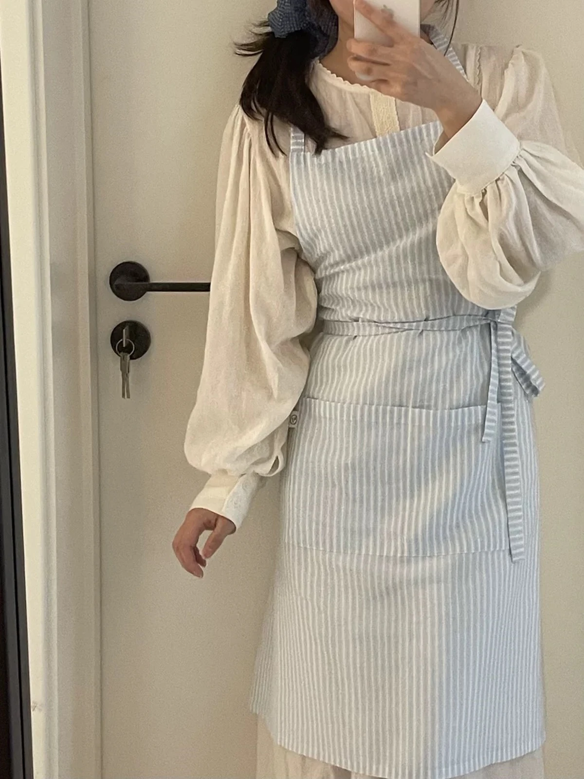 

Long Blue Cotton Women's Kitchen Apron with Pocket Print Cross-back Ruffled Apron for Beauty Salon Nail Shop Garden Pinafore