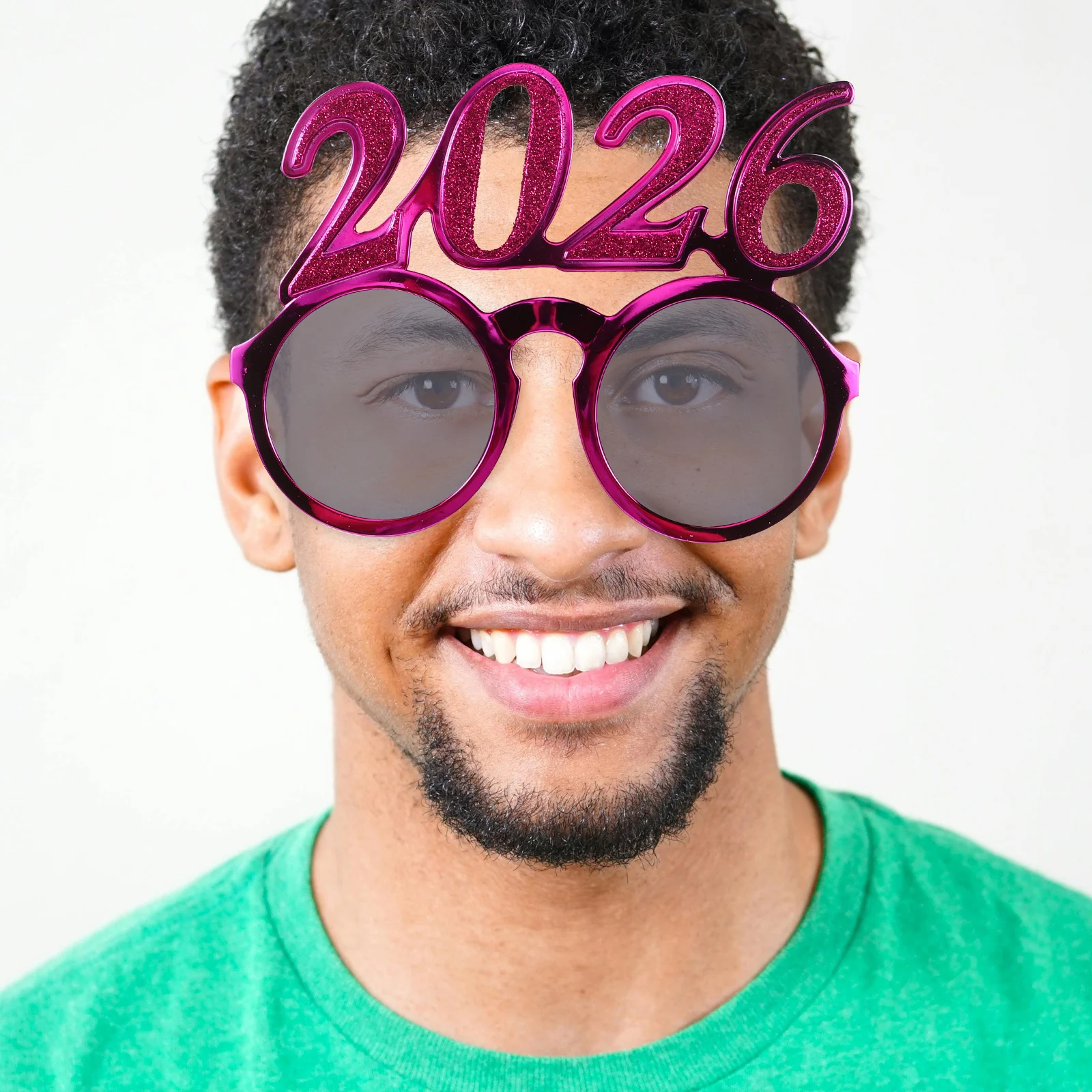 

4Pcs 2026 New Year Sunglasses Glitter Eyewear Fun Party Favors for Countdown Celebration Christmas Carnival Costume Gatherings