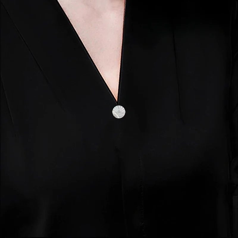 Sunrise Magnetic Brooch Women's Suit Corsage White Round Shell Collar Pins Anti-Exposure Buckle Clothes Accessories Jewelry 5288