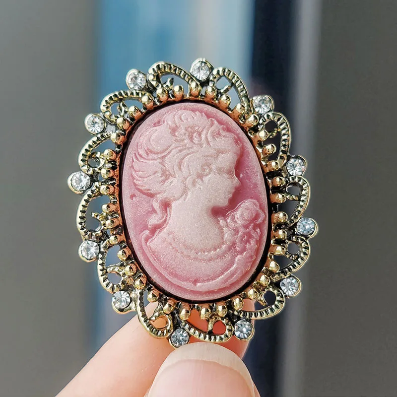 New Fashion Elegant Enamel Carmeo Beauty Face Brooch Pin For Women Suit Coat Office Party Accessories Jewelry New Year Gifts