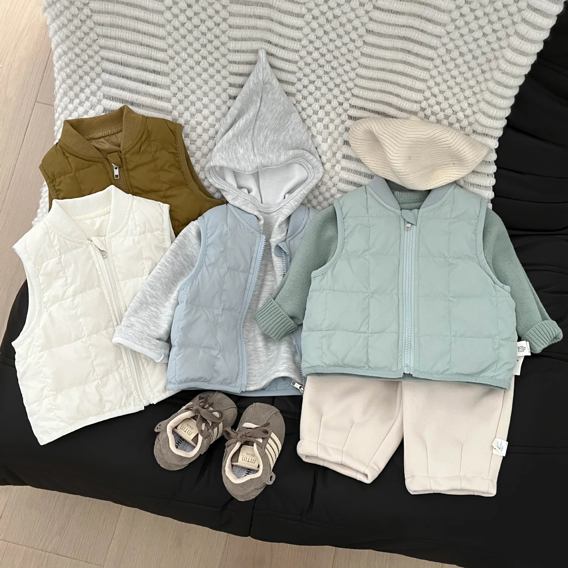 

2025 Winter New Baby Sleeveless Warm Vest Plus Velvet Thick Infant Boy Girl Padded Jacket Toddler Down Vest Baby Zipper Coat