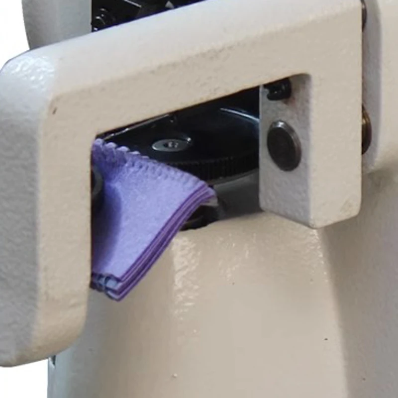 PC-600 High quality single line chain high speed fur Sewing machine,no table no motor,price for only Machine head