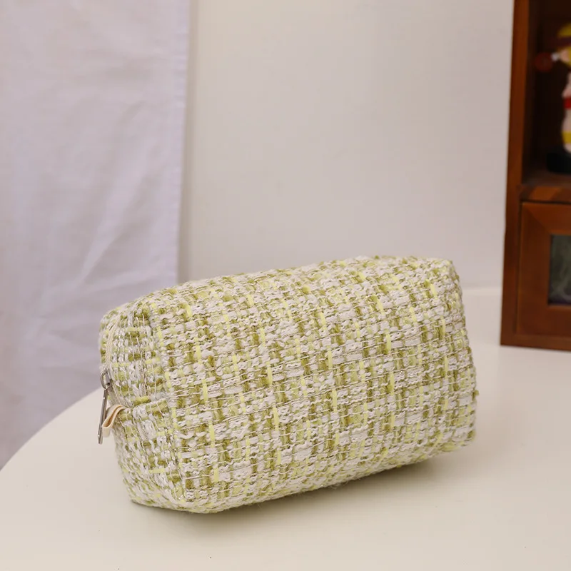 Checkered Makeup Bag for Women Knitted Tweed Coarse Small Cosmetic Bag Travel Makeup Pouch for Women Toiletry Organizer