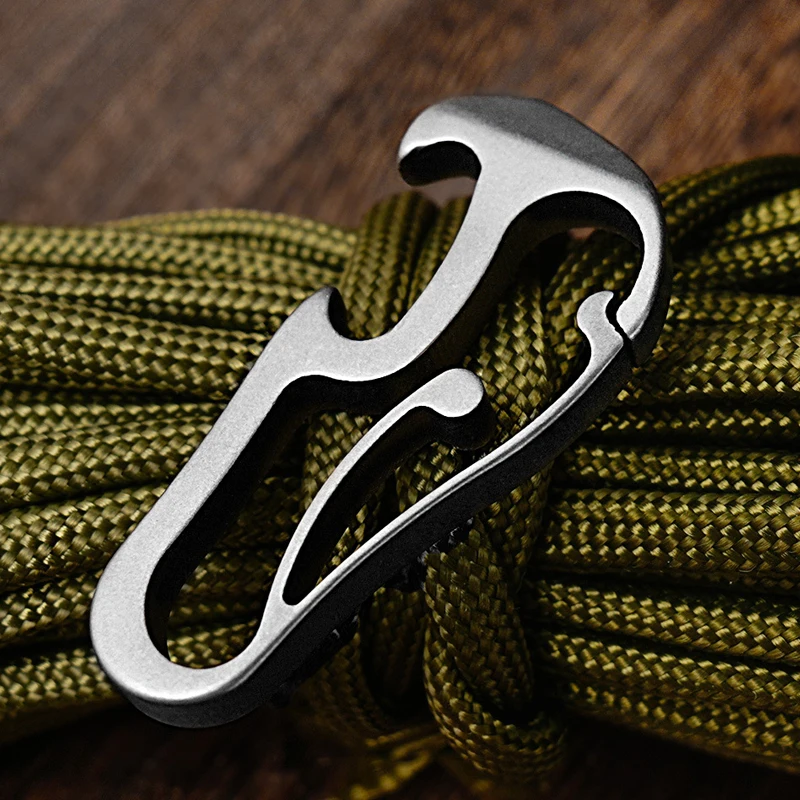 

Titanium Alloy Mini Multifunctional Keychain Pry Bar Bottle Opener Tool