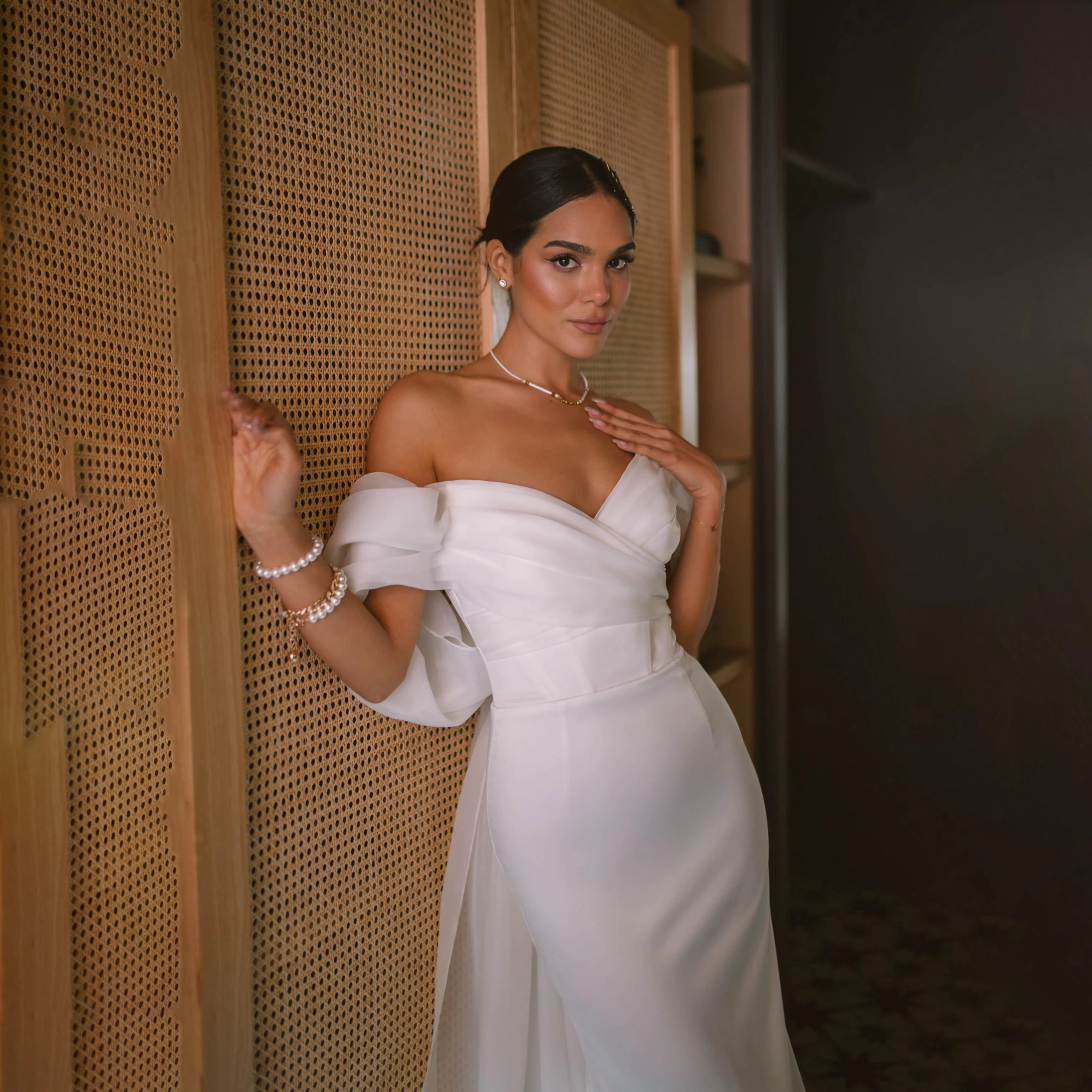 Off Shoulder Sweetheart Satin Mermaid Wedding Dress Backless Bow Long Train Minimalist Bridal Gown Custom Beach Garden Weddings