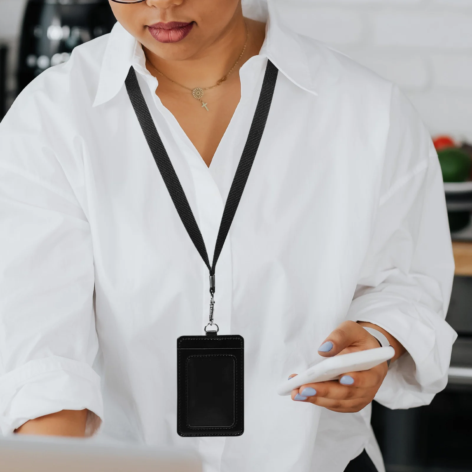 حافظة شارة PU ممتازة لحامل الهوية العمودية مع نافذة أمامية شفافة لحماية تمرير بطاقة العمل تتضمن قابل للفصل