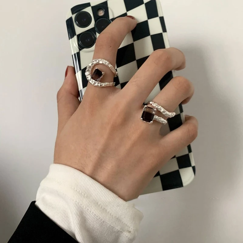 LIVVY جديد فضي اللون الإبداعية غير النظامية الأسود الزركون خواتم للنساء سحر موضة مجوهرات اكسسوارات الحفلات