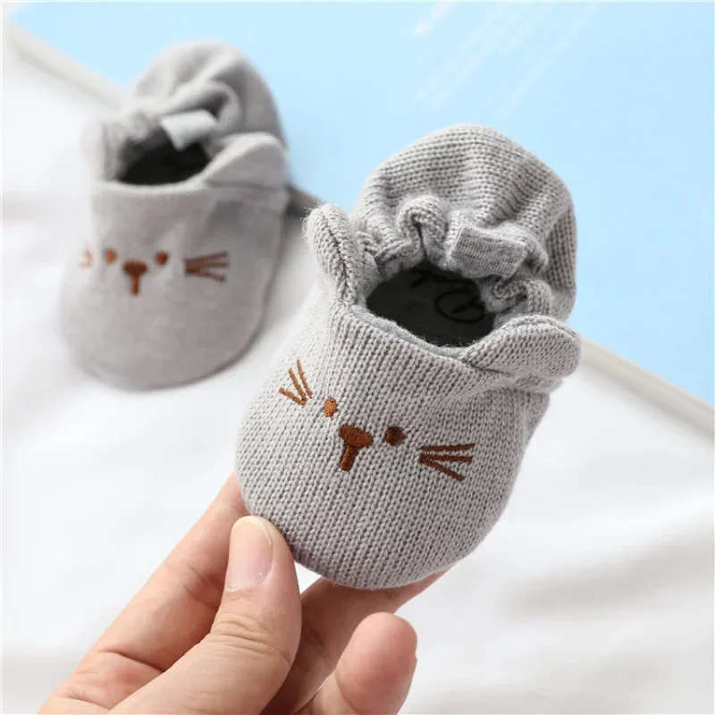 Cartoon 0-1 Year Old Infant and Toddler Baby Shoe That Do Not Fall Off Knitted Woolen Shoes Baby Pre Step Shoes