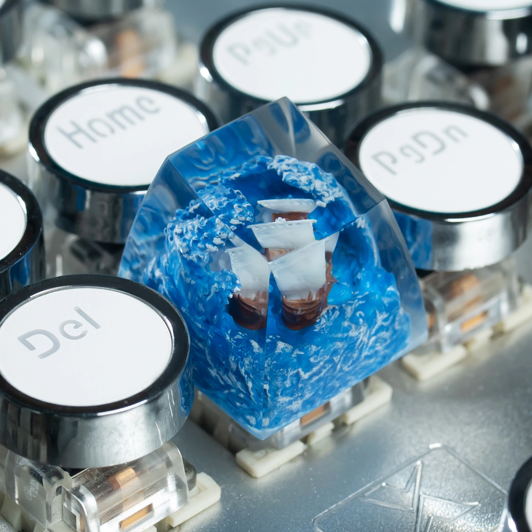 

Handmade Storm Voyager Miniature Artisan Resin Keycap1U ESC SA Custom Keycap Fit Cherry MX Mechanical Keyboard