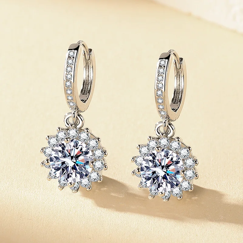 Luxuriöse 925 Sterling Silber Ohrringe für Damen Hochzeitsschmuck Verlobungs-Accessoires Glänzende Zirkon-Ohrringe Modisches Geschenk