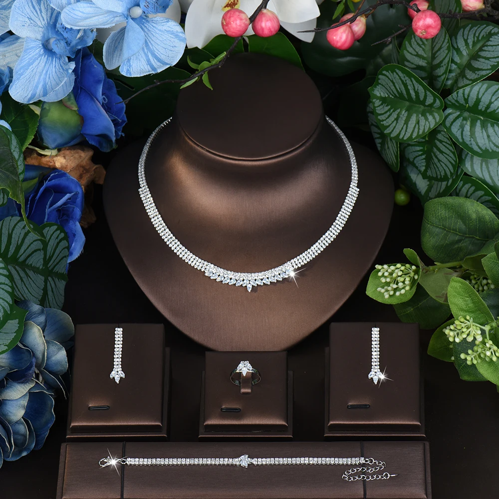 HIBRIDE موضة بسيطة كل يوم وميض قلادة أقراط سوار الملابس النسائية طقم مجوهرات السفر الزفاف الزفاف الكرة S-829