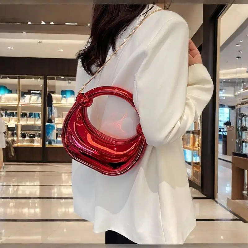 2024 New Creative Outdoor Solid Color Banquet Handbag Fashionable Simple Trendy Handbag