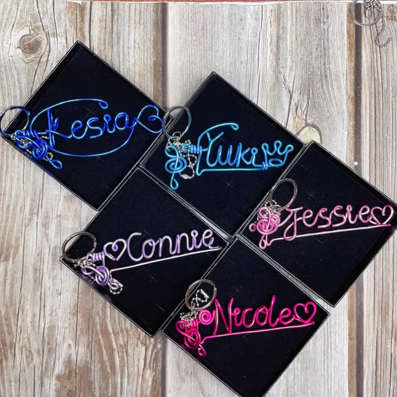 Custom Metal Letter Names Multicolor Personalized Keychain Creative Gifts for Your Family