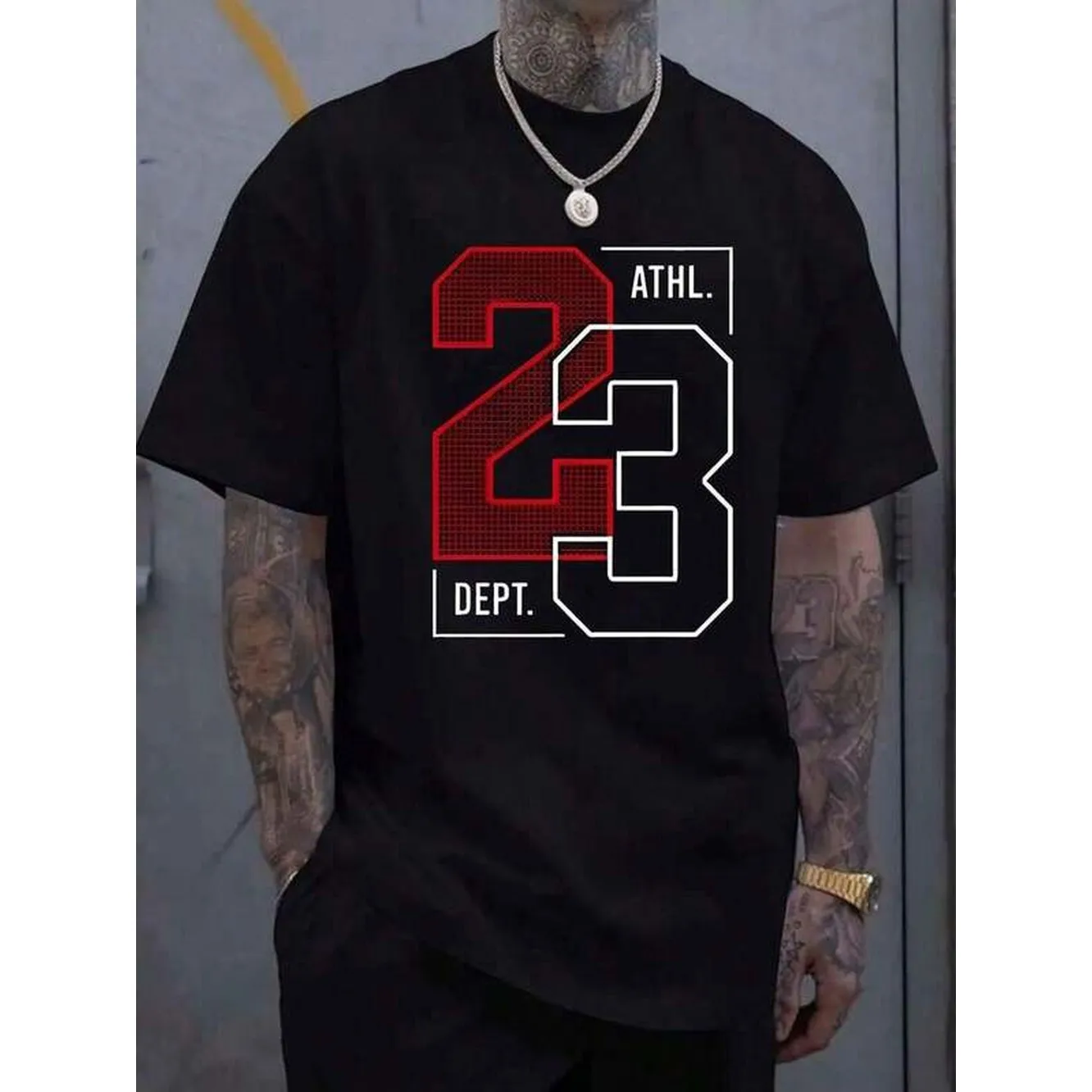 Camiseta informal con gráfico '23' para hombre - Mangas cortas blancas, corte holgado, cuello redondo, camiseta de moda de verano, estampado en rojo y negro, algodón, adecuada para uso informal
